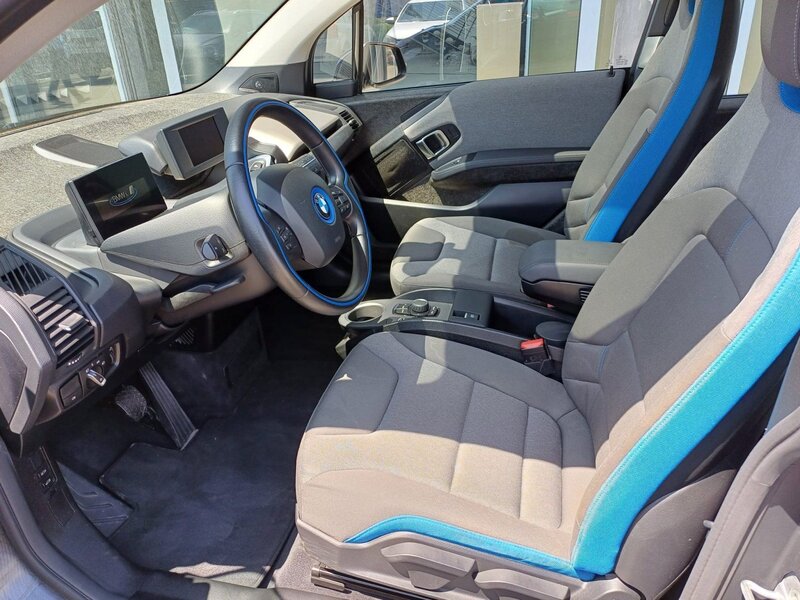 BMW I3