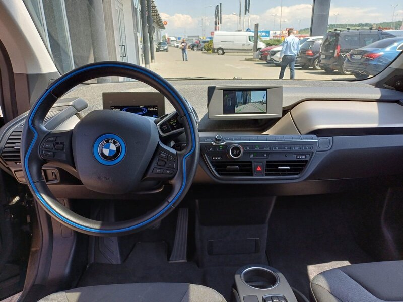 BMW I3